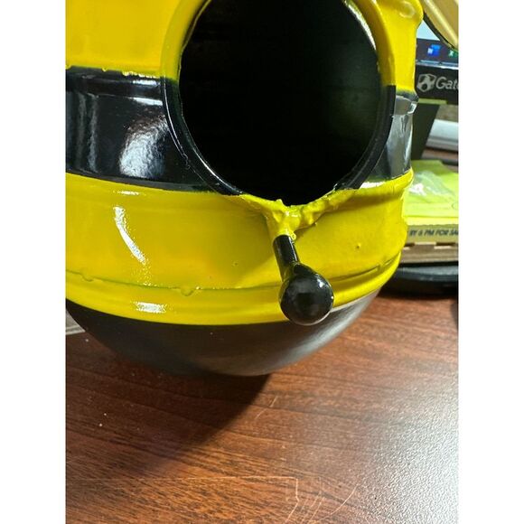 Metal Bumble Bee Decorative Novelty Hanging Birdhouse Home Garden Patio Decor - Picture 5 of 5